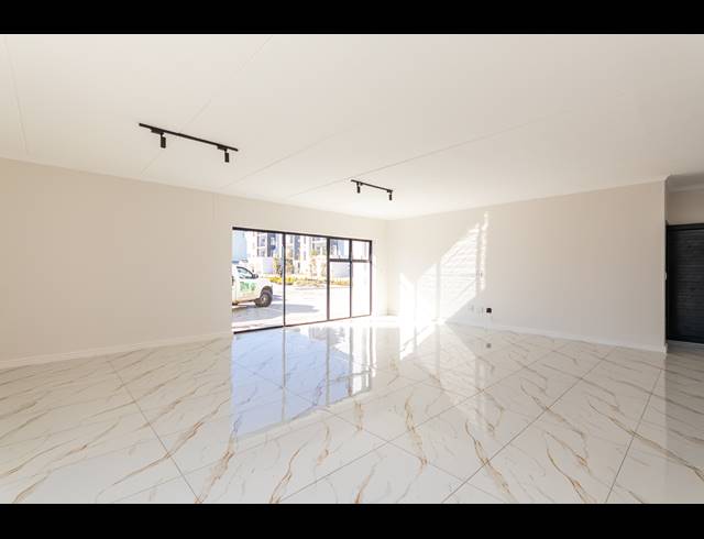 3 BEDROOM APARTMENT FOR SALE IN SANDOWN